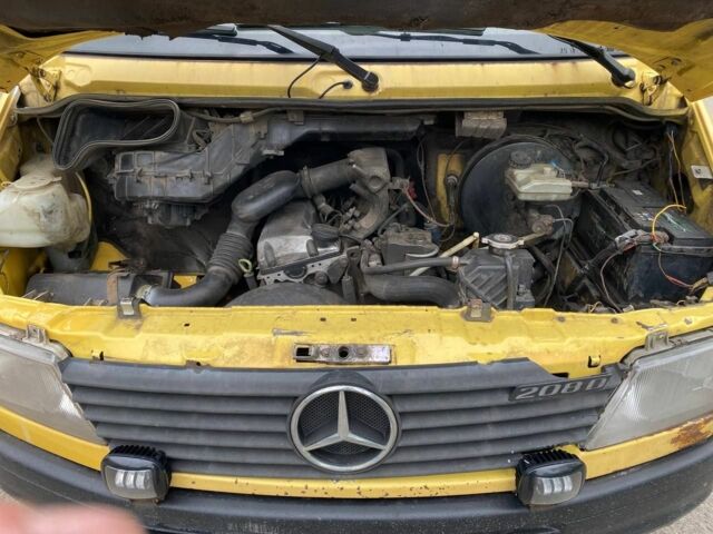 Желтый Мерседес Sprinter, объемом двигателя 2.3 л и пробегом 686 тыс. км за 4500 $, фото 7 на Automoto.ua