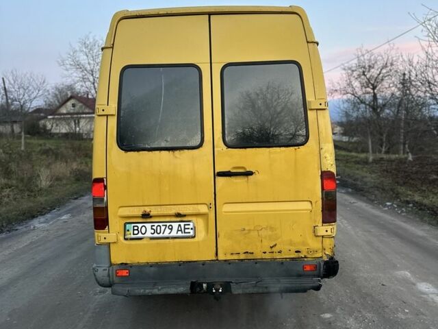 Желтый Мерседес Sprinter, объемом двигателя 2.9 л и пробегом 300 тыс. км за 2500 $, фото 3 на Automoto.ua