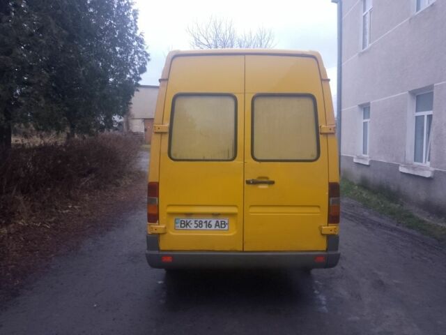 Желтый Мерседес Sprinter, объемом двигателя 0 л и пробегом 500 тыс. км за 3999 $, фото 5 на Automoto.ua