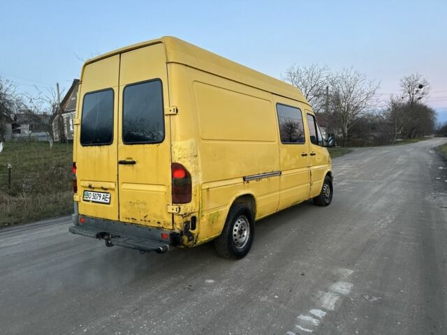 Желтый Мерседес Sprinter, объемом двигателя 2.9 л и пробегом 300 тыс. км за 2500 $, фото 4 на Automoto.ua