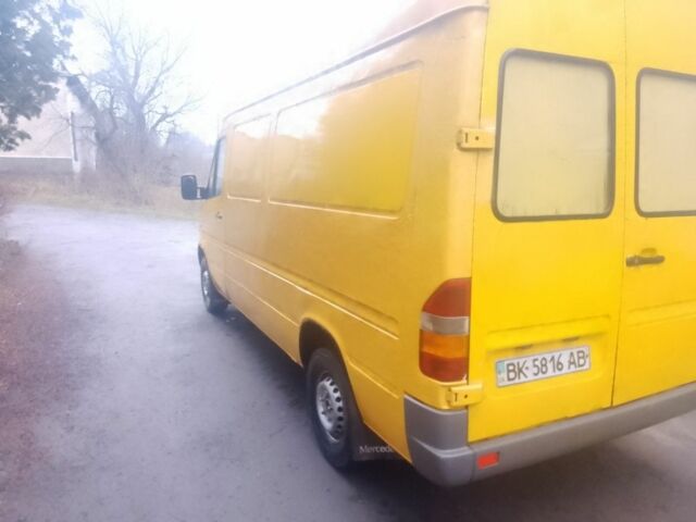 Желтый Мерседес Sprinter, объемом двигателя 0 л и пробегом 500 тыс. км за 3999 $, фото 3 на Automoto.ua