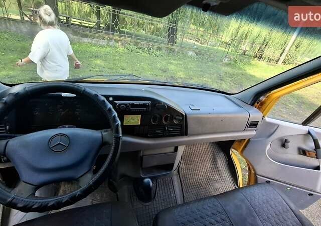Желтый Мерседес Sprinter, объемом двигателя 2.9 л и пробегом 799 тыс. км за 4500 $, фото 4 на Automoto.ua