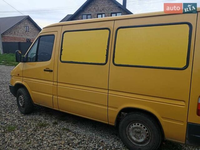 Жовтий Мерседес Sprinter, об'ємом двигуна 2.3 л та пробігом 300 тис. км за 4400 $, фото 2 на Automoto.ua