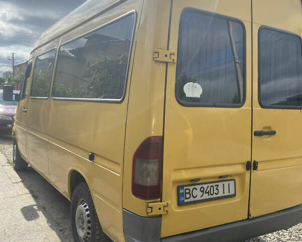 Желтый Мерседес Sprinter, объемом двигателя 2.87 л и пробегом 600 тыс. км за 6200 $, фото 3 на Automoto.ua