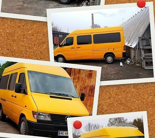Желтый Мерседес Sprinter, объемом двигателя 2.3 л и пробегом 460 тыс. км за 6500 $, фото 1 на Automoto.ua