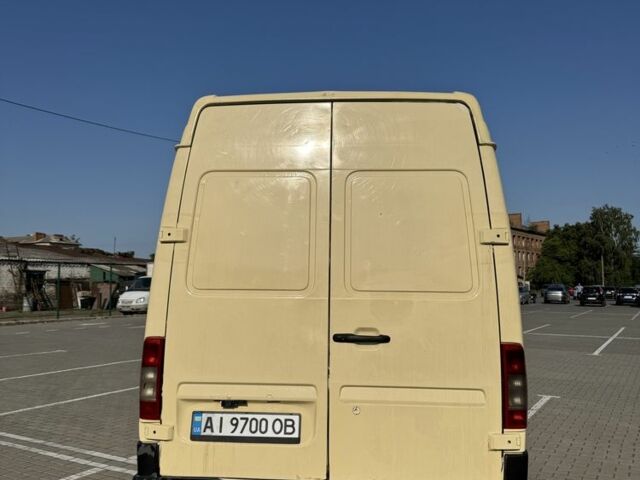Желтый Мерседес Sprinter, объемом двигателя 2.9 л и пробегом 300 тыс. км за 3800 $, фото 8 на Automoto.ua