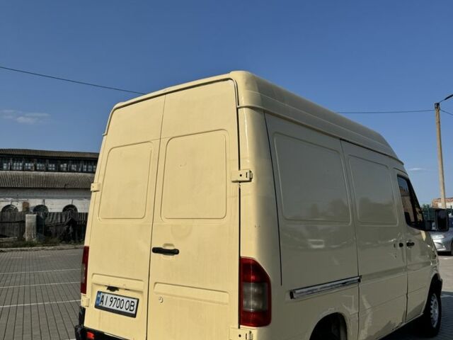 Желтый Мерседес Sprinter, объемом двигателя 2.9 л и пробегом 300 тыс. км за 3800 $, фото 9 на Automoto.ua
