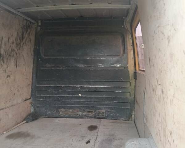 Жовтий Мерседес Sprinter, об'ємом двигуна 2.3 л та пробігом 300 тис. км за 4400 $, фото 5 на Automoto.ua