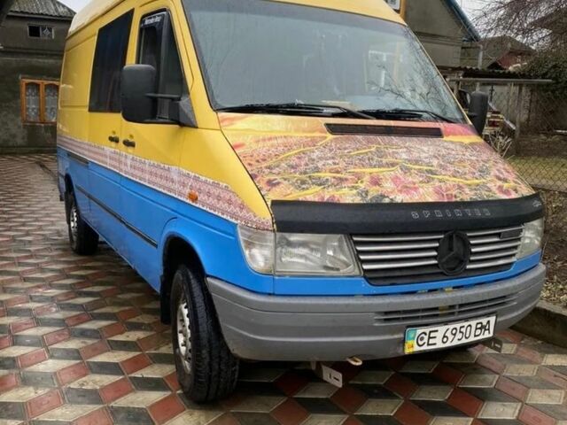 Желтый Мерседес Sprinter, объемом двигателя 0.29 л и пробегом 350 тыс. км за 5200 $, фото 1 на Automoto.ua