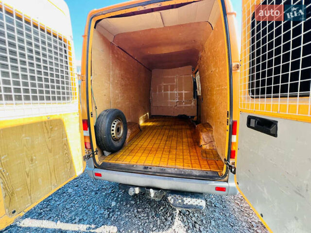 Жовтий Мерседес Sprinter, об'ємом двигуна 2.2 л та пробігом 400 тис. км за 6800 $, фото 8 на Automoto.ua