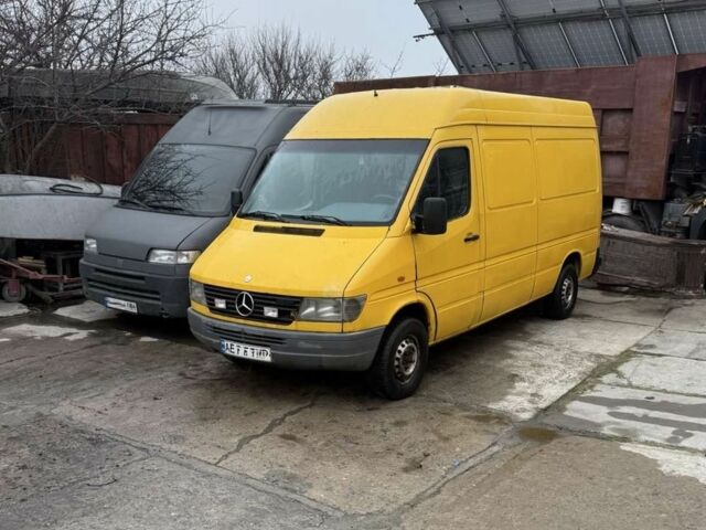 Жовтий Мерседес Sprinter, об'ємом двигуна 3 л та пробігом 100 тис. км за 3800 $, фото 2 на Automoto.ua