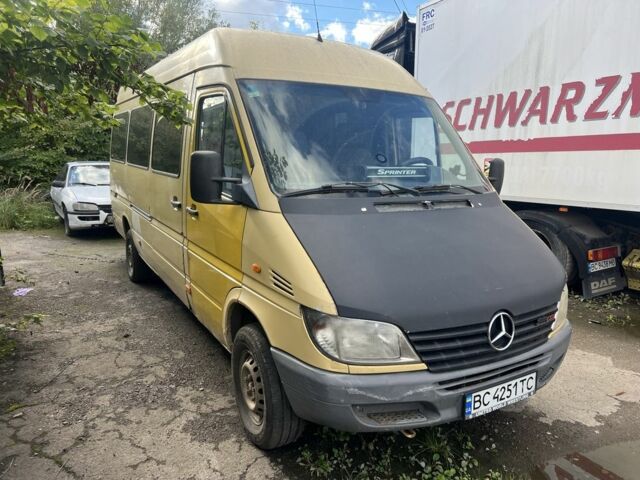 Желтый Мерседес Sprinter, объемом двигателя 2.1 л и пробегом 600 тыс. км за 4950 $, фото 1 на Automoto.ua