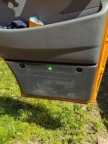 Жовтий Мерседес Sprinter, об'ємом двигуна 2.15 л та пробігом 500 тис. км за 7000 $, фото 8 на Automoto.ua