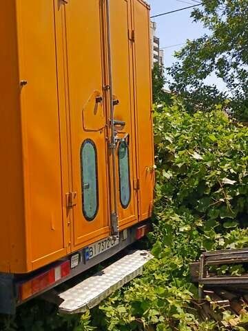 Желтый Мерседес Sprinter, объемом двигателя 2.15 л и пробегом 500 тыс. км за 8100 $, фото 3 на Automoto.ua
