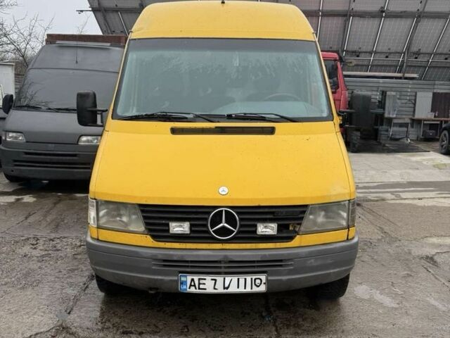 Жовтий Мерседес Sprinter, об'ємом двигуна 3 л та пробігом 100 тис. км за 3800 $, фото 5 на Automoto.ua