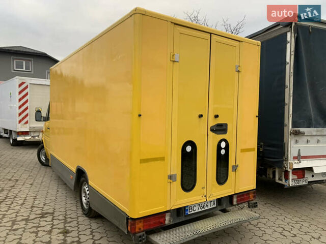 Жовтий Мерседес Sprinter, об'ємом двигуна 2.2 л та пробігом 308 тис. км за 10300 $, фото 6 на Automoto.ua