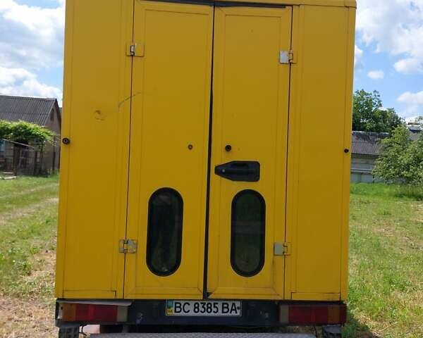 Желтый Мерседес Sprinter, объемом двигателя 2.15 л и пробегом 600 тыс. км за 6000 $, фото 4 на Automoto.ua