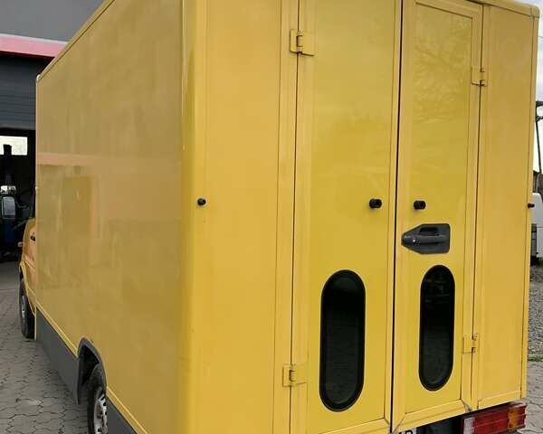Желтый Мерседес Sprinter, объемом двигателя 0 л и пробегом 140 тыс. км за 11800 $, фото 1 на Automoto.ua