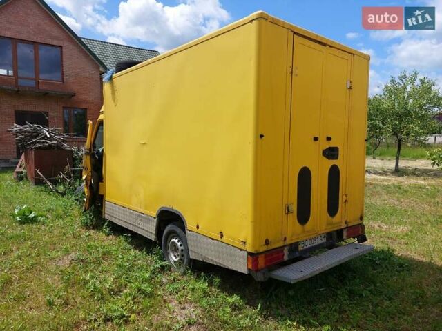 Желтый Мерседес Sprinter, объемом двигателя 2.15 л и пробегом 100 тыс. км за 1800 $, фото 4 на Automoto.ua