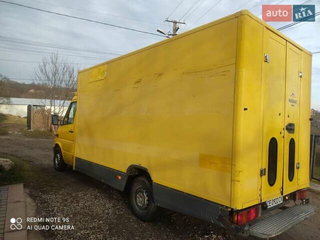Желтый Мерседес Sprinter, объемом двигателя 2.15 л и пробегом 380 тыс. км за 5900 $, фото 3 на Automoto.ua