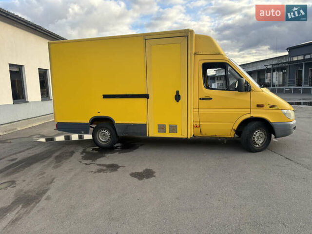 Желтый Мерседес Sprinter, объемом двигателя 2.15 л и пробегом 507 тыс. км за 3999 $, фото 13 на Automoto.ua
