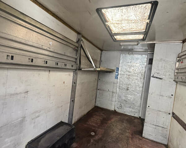 Желтый Мерседес Sprinter, объемом двигателя 2.15 л и пробегом 507 тыс. км за 3999 $, фото 20 на Automoto.ua
