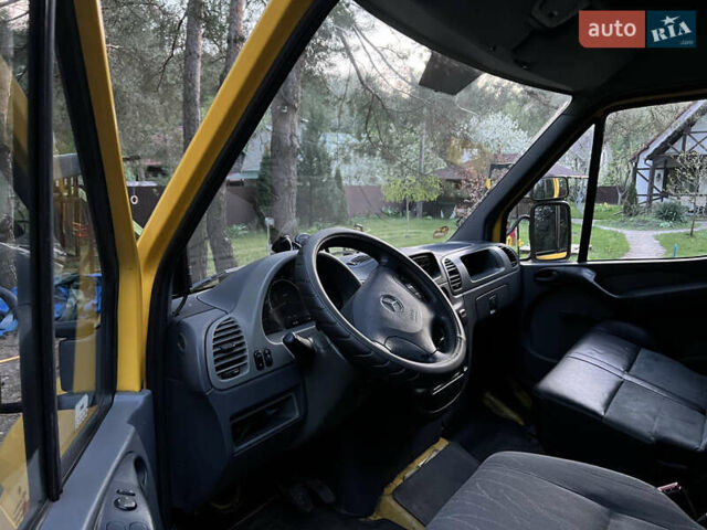 Желтый Мерседес Sprinter, объемом двигателя 2.2 л и пробегом 281 тыс. км за 10500 $, фото 6 на Automoto.ua