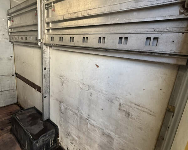 Желтый Мерседес Sprinter, объемом двигателя 2.15 л и пробегом 507 тыс. км за 3999 $, фото 21 на Automoto.ua