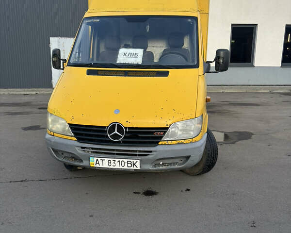 Желтый Мерседес Sprinter, объемом двигателя 2.15 л и пробегом 507 тыс. км за 3999 $, фото 11 на Automoto.ua