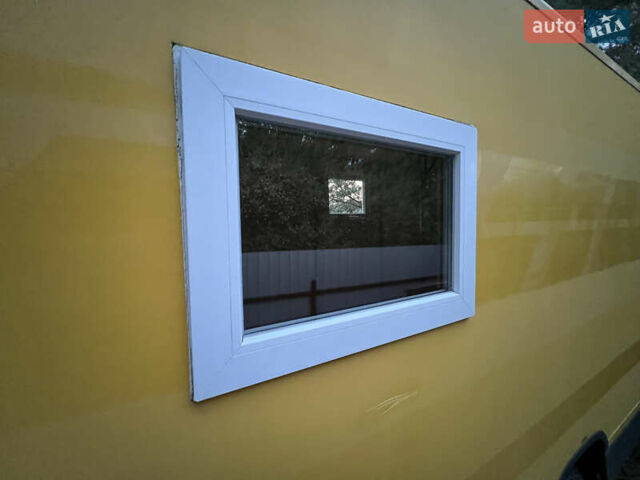 Желтый Мерседес Sprinter, объемом двигателя 2.2 л и пробегом 281 тыс. км за 10500 $, фото 2 на Automoto.ua