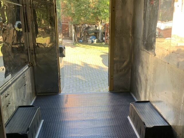 Жовтий Мерседес Sprinter, об'ємом двигуна 2.1 л та пробігом 1 тис. км за 13700 $, фото 6 на Automoto.ua