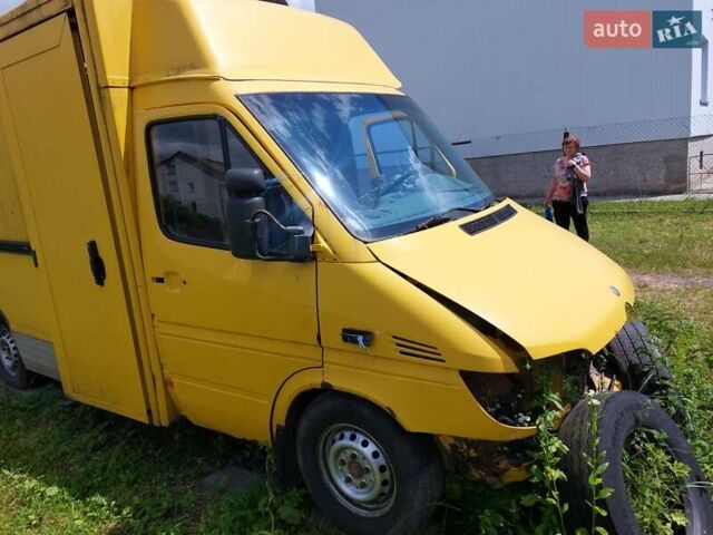 Желтый Мерседес Sprinter, объемом двигателя 2.15 л и пробегом 100 тыс. км за 1800 $, фото 5 на Automoto.ua