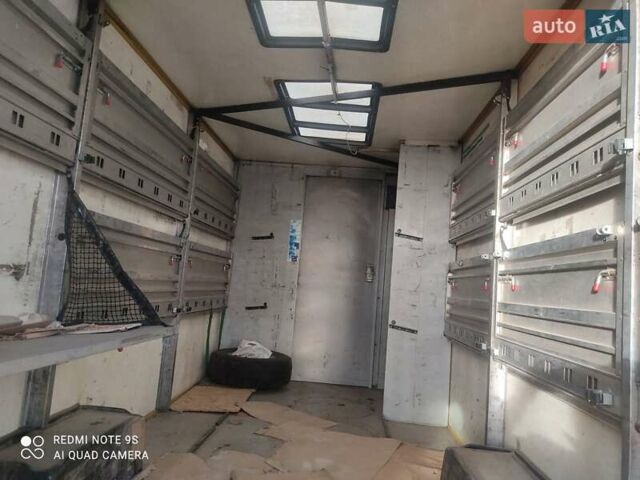Желтый Мерседес Sprinter, объемом двигателя 2.15 л и пробегом 380 тыс. км за 5900 $, фото 6 на Automoto.ua