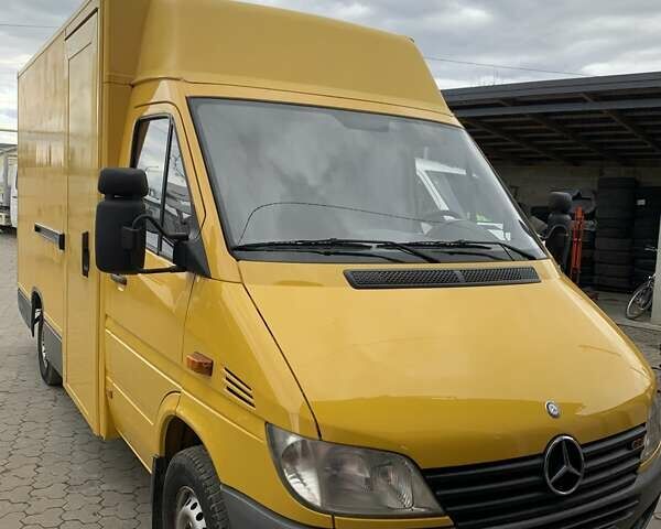 Желтый Мерседес Sprinter, объемом двигателя 0 л и пробегом 140 тыс. км за 11800 $, фото 5 на Automoto.ua