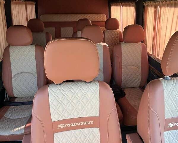 Желтый Мерседес Sprinter, объемом двигателя 2.15 л и пробегом 450 тыс. км за 14000 $, фото 13 на Automoto.ua