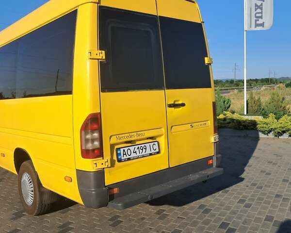 Желтый Мерседес Sprinter, объемом двигателя 2.15 л и пробегом 450 тыс. км за 14000 $, фото 23 на Automoto.ua