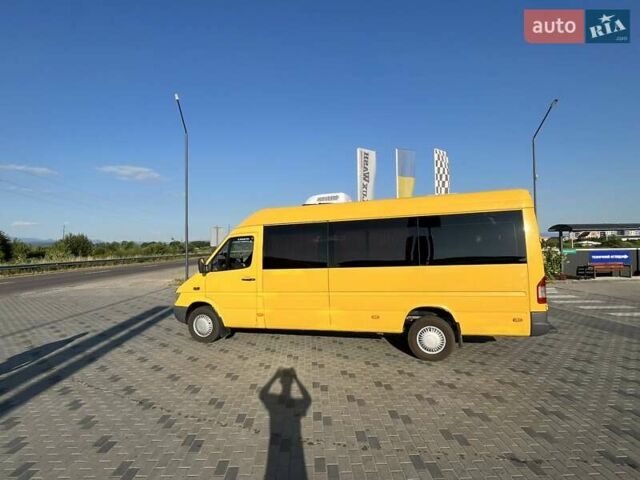 Желтый Мерседес Sprinter, объемом двигателя 2.15 л и пробегом 450 тыс. км за 14000 $, фото 15 на Automoto.ua