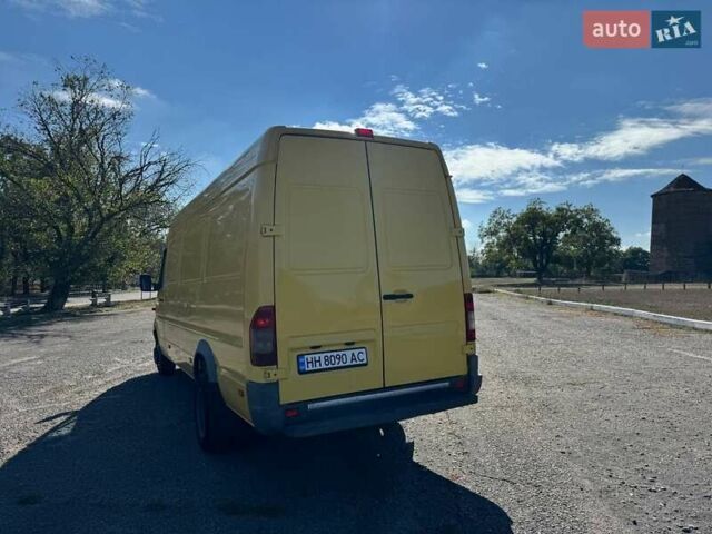 Желтый Мерседес Sprinter, объемом двигателя 2.7 л и пробегом 343 тыс. км за 17500 $, фото 5 на Automoto.ua