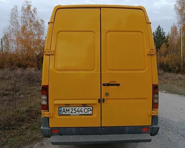 Жовтий Мерседес Sprinter, об'ємом двигуна 2.15 л та пробігом 435 тис. км за 9400 $, фото 6 на Automoto.ua