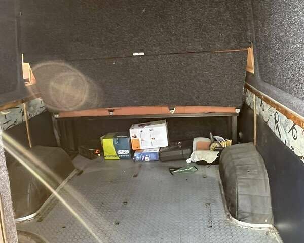 Желтый Мерседес Sprinter, объемом двигателя 2.15 л и пробегом 450 тыс. км за 14000 $, фото 9 на Automoto.ua
