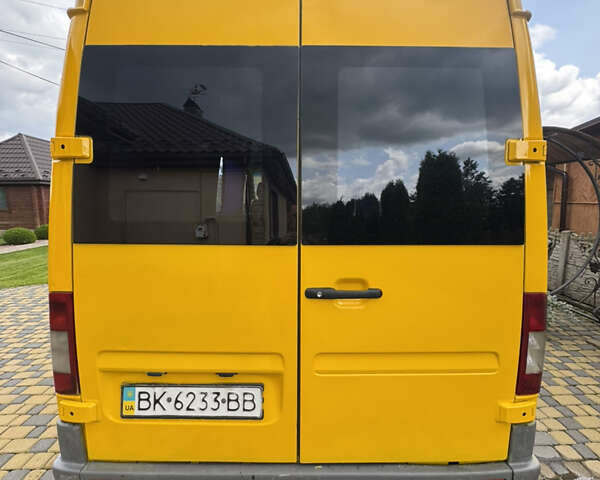 Желтый Мерседес Sprinter, объемом двигателя 0 л и пробегом 450 тыс. км за 7600 $, фото 3 на Automoto.ua