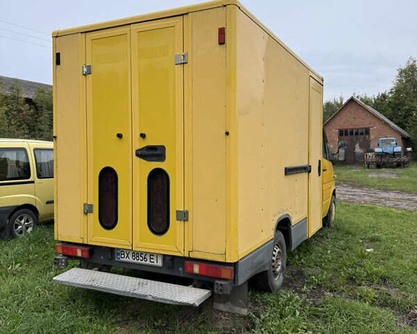 Желтый Мерседес Sprinter, объемом двигателя 2.15 л и пробегом 542 тыс. км за 9850 $, фото 12 на Automoto.ua