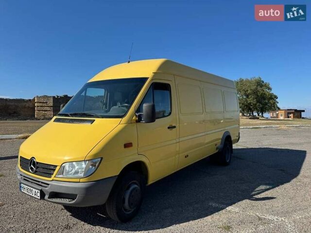 Желтый Мерседес Sprinter, объемом двигателя 2.7 л и пробегом 343 тыс. км за 17500 $, фото 2 на Automoto.ua