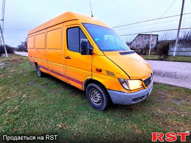 Желтый Мерседес Sprinter, объемом двигателя 22 л и пробегом 0 тыс. км за 3599 $, фото 1 на Automoto.ua