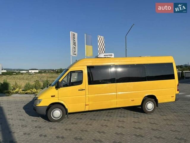Желтый Мерседес Sprinter, объемом двигателя 2.15 л и пробегом 450 тыс. км за 14000 $, фото 19 на Automoto.ua
