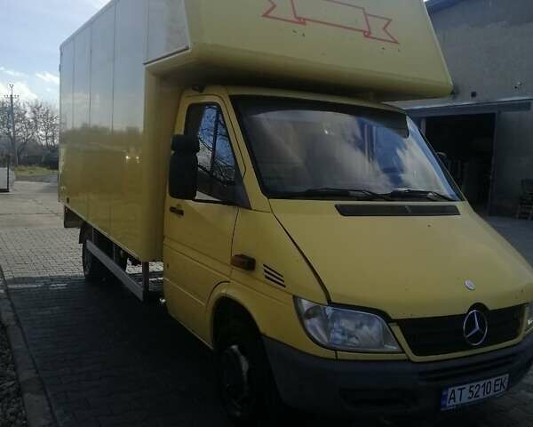 Желтый Мерседес Sprinter, объемом двигателя 2.7 л и пробегом 298 тыс. км за 14500 $, фото 9 на Automoto.ua