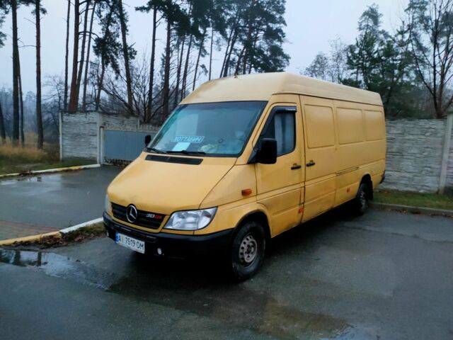 Желтый Мерседес Sprinter, объемом двигателя 2.1 л и пробегом 100 тыс. км за 8800 $, фото 2 на Automoto.ua