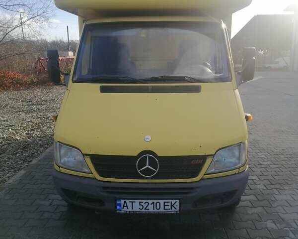 Желтый Мерседес Sprinter, объемом двигателя 2.7 л и пробегом 298 тыс. км за 14500 $, фото 8 на Automoto.ua