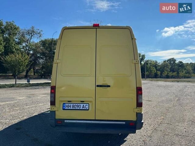 Желтый Мерседес Sprinter, объемом двигателя 2.7 л и пробегом 343 тыс. км за 17500 $, фото 3 на Automoto.ua