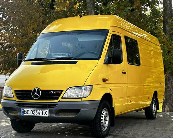 Желтый Мерседес Sprinter, объемом двигателя 2.15 л и пробегом 500 тыс. км за 9500 $, фото 13 на Automoto.ua